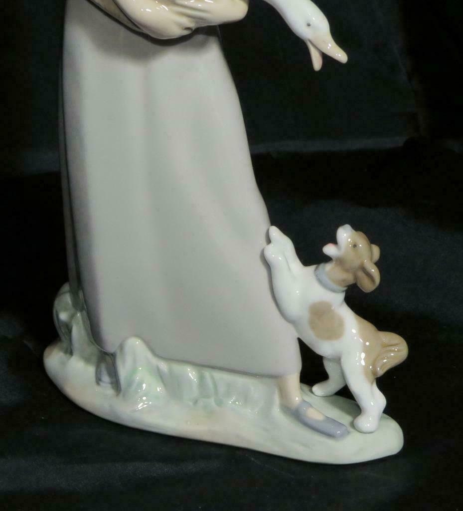 RETIRED LLADRÓ Girl with Goose and Dog #4866 with Original Box