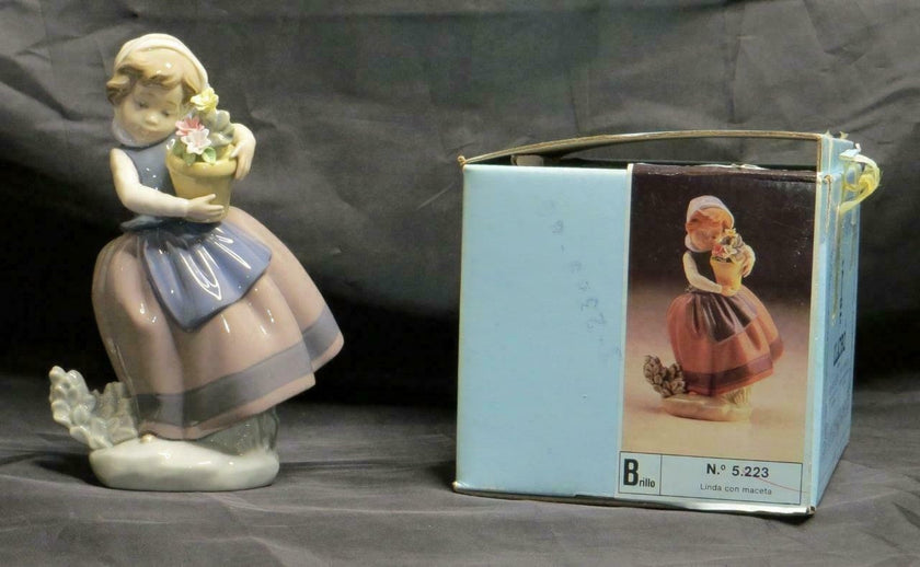 RETIRED LLADRÓ Spring is Here 5223 Young Girl With Flower Pot with Original Box