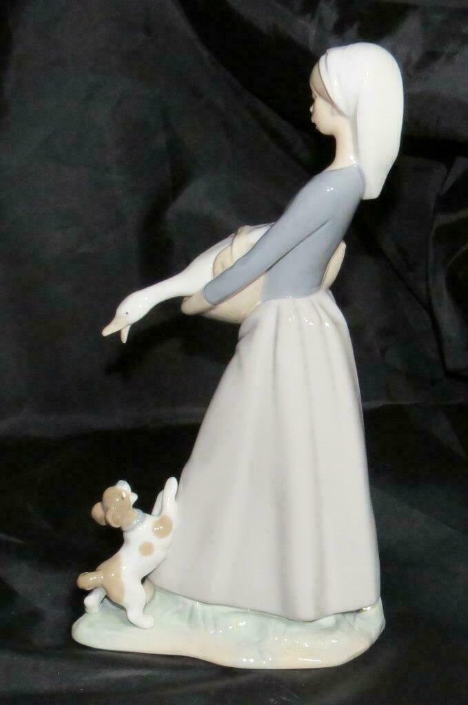 RETIRED LLADRÓ Girl with Goose and Dog #4866 with Original Box